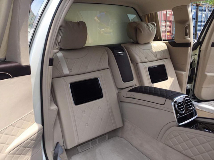 Siêu sang Mercedes-MayBach S600 Pullman về đến Việt Nam