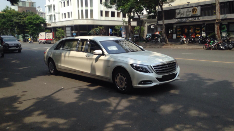 Siêu sang Mercedes-MayBach S600 Pullman về đến Việt Nam