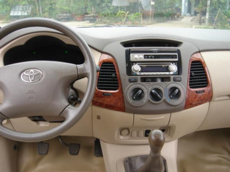 Xe Toyota Innova G 2008 màu bạc chính chủ