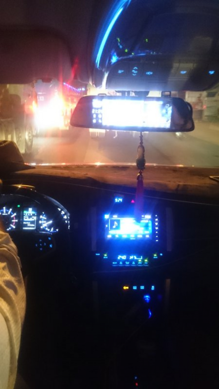 Xe ỉn venture 7,6L/100km