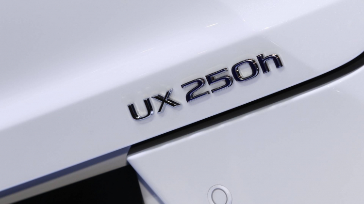 [GMS 2018] Cận cảnh Lexus UX hoàn toàn mới tại Geneva