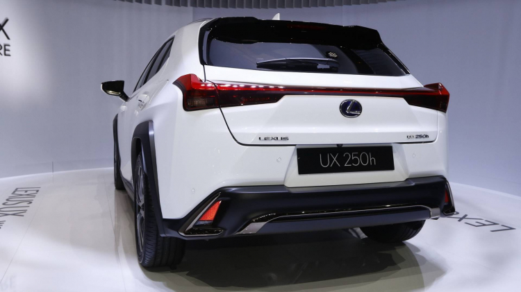 [GMS 2018] Cận cảnh Lexus UX hoàn toàn mới tại Geneva