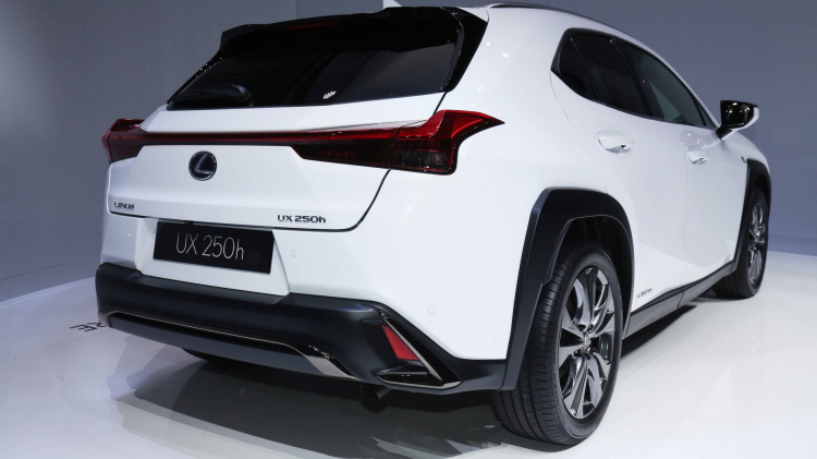 [GMS 2018] Cận cảnh Lexus UX hoàn toàn mới tại Geneva