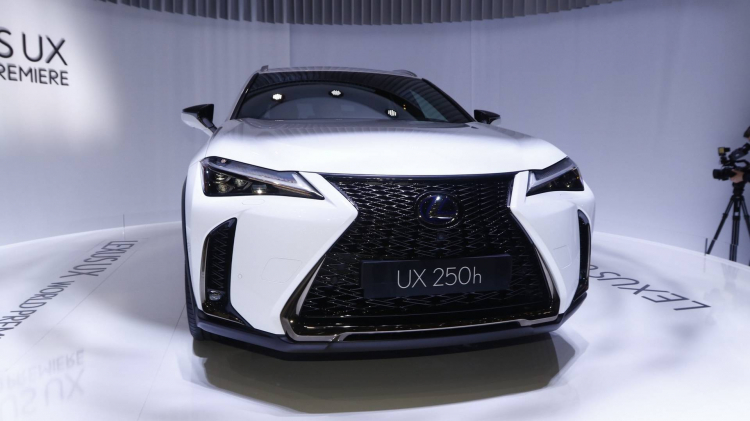 [GMS 2018] Cận cảnh Lexus UX hoàn toàn mới tại Geneva