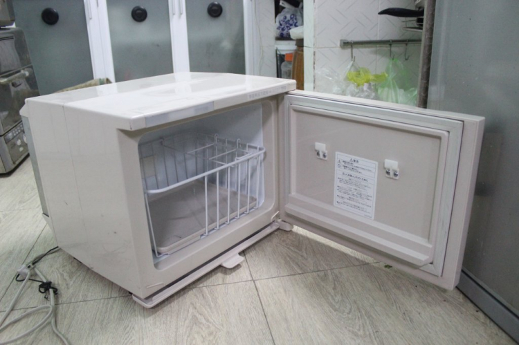 Tủ lạnh xe hơi nội địa Nhật