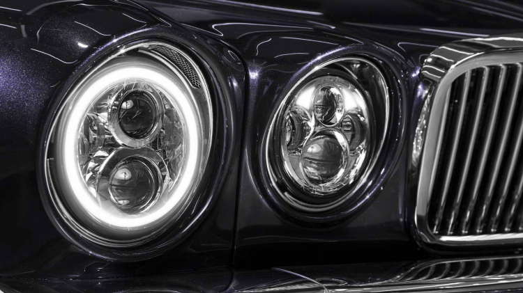 [GMS 2018] Chiêm ngưỡng ''báo đốm'' Jaguar XJ6 Series 3 cổ diển