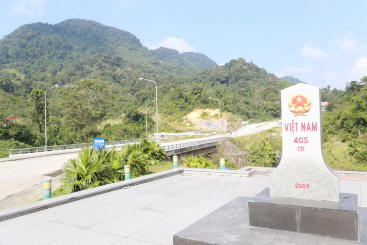 Trực tiếp: Đón đoàn Merecedes-Benz Offroad từ Đức đến Việt Nam Trực tiếp: Đón đoàn Merecedes-Benz Offroad từ Đức đến Việt Nam