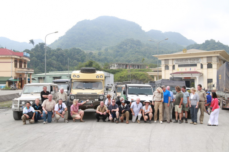 Trực tiếp: Đón đoàn Merecedes-Benz Offroad từ Đức đến Việt Nam Trực tiếp: Đón đoàn Merecedes-Benz Offroad từ Đức đến Việt Nam
