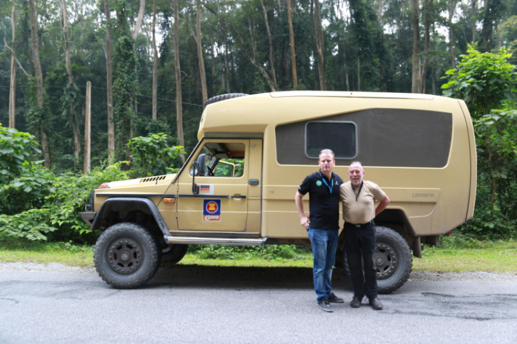 Trực tiếp: Đón đoàn Merecedes-Benz Offroad từ Đức đến Việt Nam Trực tiếp: Đón đoàn Merecedes-Benz Offroad từ Đức đến Việt Nam