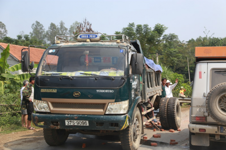 Trực tiếp: Đón đoàn Merecedes-Benz Offroad từ Đức đến Việt Nam