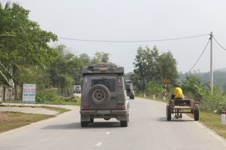 Trực tiếp: Đón đoàn Merecedes-Benz Offroad từ Đức đến Việt Nam Trực tiếp: Đón đoàn Merecedes-Benz Offroad từ Đức đến Việt Nam