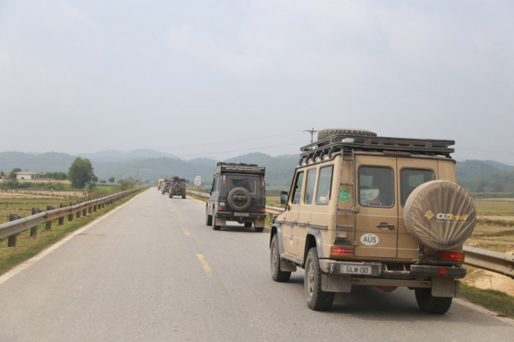 Trực tiếp: Đón đoàn Merecedes-Benz Offroad từ Đức đến Việt Nam Trực tiếp: Đón đoàn Merecedes-Benz Offroad từ Đức đến Việt Nam