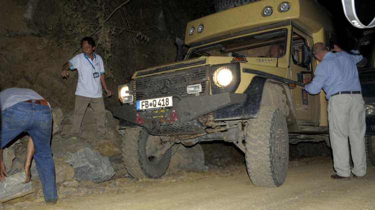 Trực tiếp: Đón đoàn Merecedes-Benz Offroad từ Đức đến Việt Nam