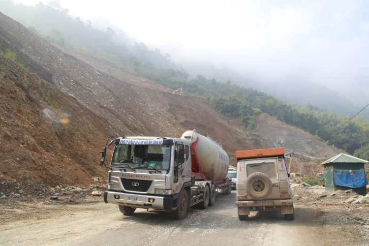 Trực tiếp: Đón đoàn Merecedes-Benz Offroad từ Đức đến Việt Nam