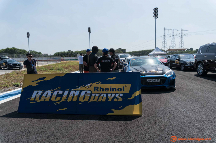 Giải đua xe Rheinol Racing Days ngày tập luyện phân hạng đầu tiên