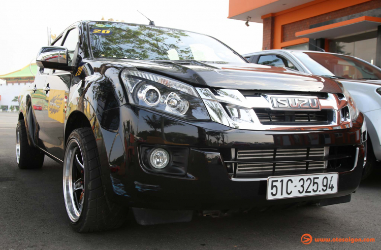 Bán tải Isuzu D-Max độ công suất hơn 400 mã lực tại Rheinol Racing Days