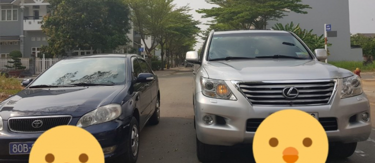 Lexus LX 570 đời 2008 moden 2010 màu ghi bạc.