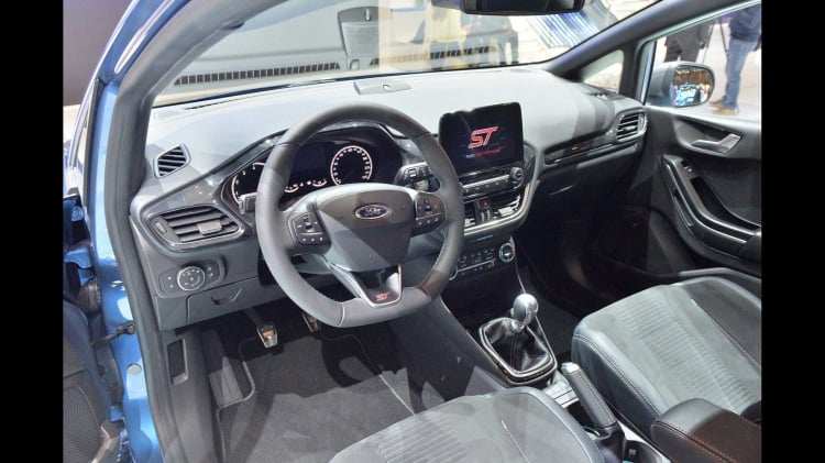 Ford Fiesta ST 2018 mạnh 197 mã lực; bán ra vào cuối năm nay.