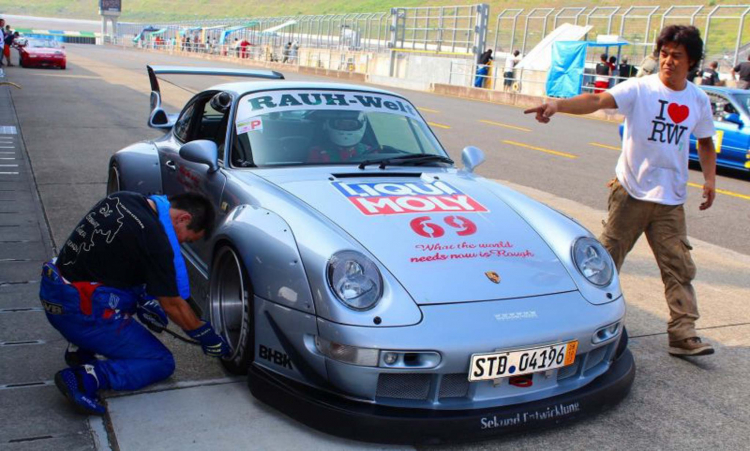 Rauh Welt Begriff (RWB): Hãng độ Porsche độc đáo của anh Akira Nakai