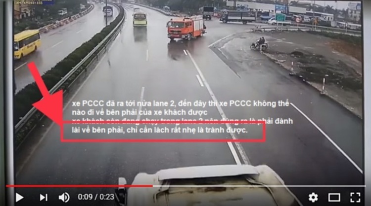 Xe cứu nạn đâm xe khách khi làm nhiệm vụ, ai đúng ai sai? Xe cứu nạn đâm xe khách khi làm nhiệm vụ, ai đúng ai sai?