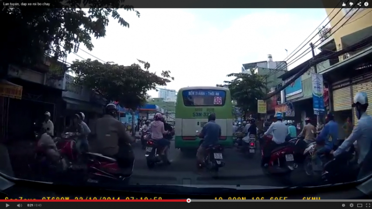 Lấn tuyến, đạp xe người khác rồi bỏ chạy...:(