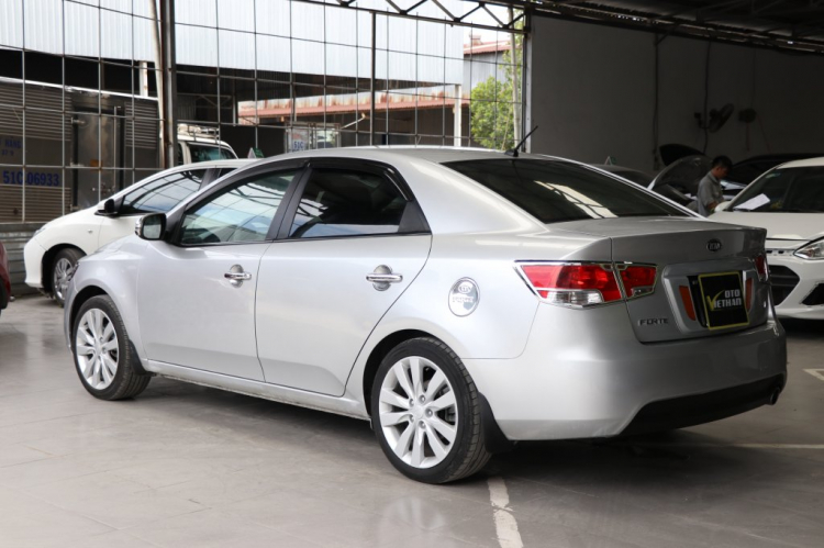 Cần bán xe KIA FORTE EX 1.6MT 2012, bạc, xe còn đẹp