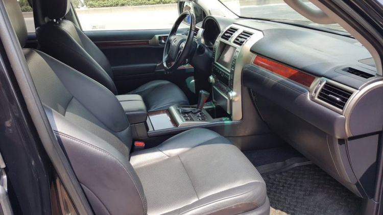 Lexus GX460 Premium màu đen bản full