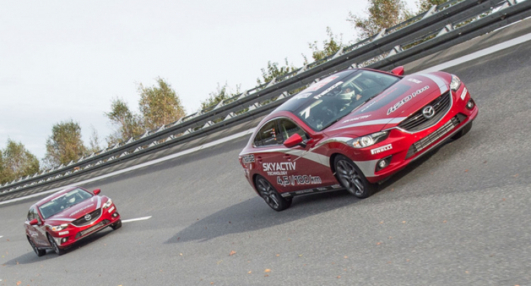 Thử thách Mazda6 chạy liên tục 220 km/h trong 24 tiếng