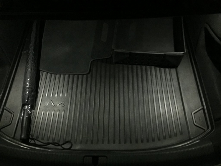 Vài nhận xét và nâng cấp xe Audi A4 B9 APEC VIETNAM 2017 LIMITED EDITION. Vài nhận xét và nâng cấp xe Audi A4 B9 APEC VIETNAM 2017 LIMITED EDITION.