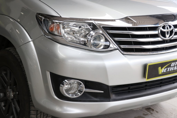 Cần Bán TOYOTA FORTUNER G 2.5MT 2015, màu bạc, máy dầu