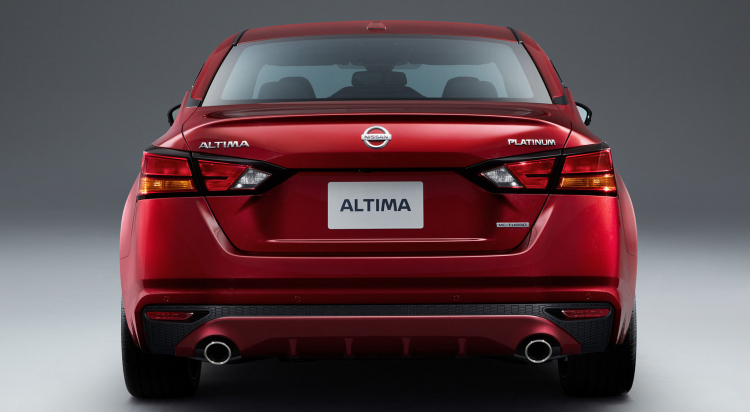 So sánh sơ bộ Nissan Altima 2019 và Honda Accord 2018 có thể về Việt Nam trong tương lai
