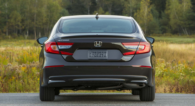 So sánh sơ bộ Nissan Altima 2019 và Honda Accord 2018 có thể về Việt Nam trong tương lai So sánh sơ bộ Nissan Altima 2019 và Honda Accord 2018 có thể về Việt Nam trong tương lai