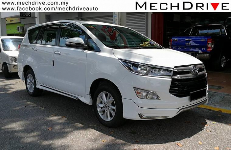 Tặng gói bảo hiểm thân vỏ hoặc phụ kiện khi mua Toyota Innova V, G và Venturer