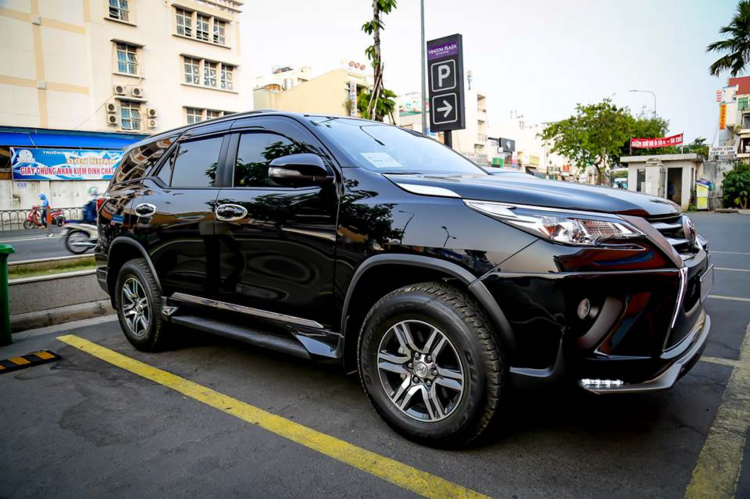 Toyota Fortuner 2017 máy dầu ODO 4000km rao bán 1,2 tỷ đồng