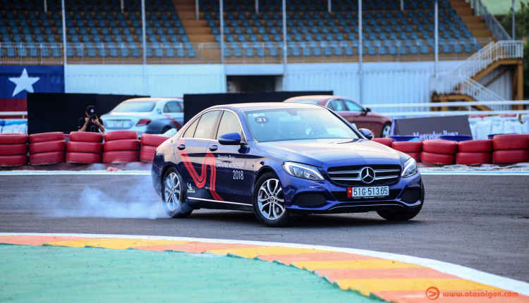 Mercedes-Benz Driving Academy 2018 diễn ra tại trường đua Đại Nam; chuyên nghiệp và phấn khích