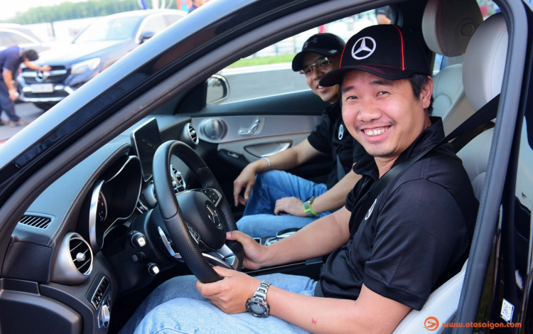 Mercedes-Benz Driving Academy 2018 diễn ra tại trường đua Đại Nam; chuyên nghiệp và phấn khích