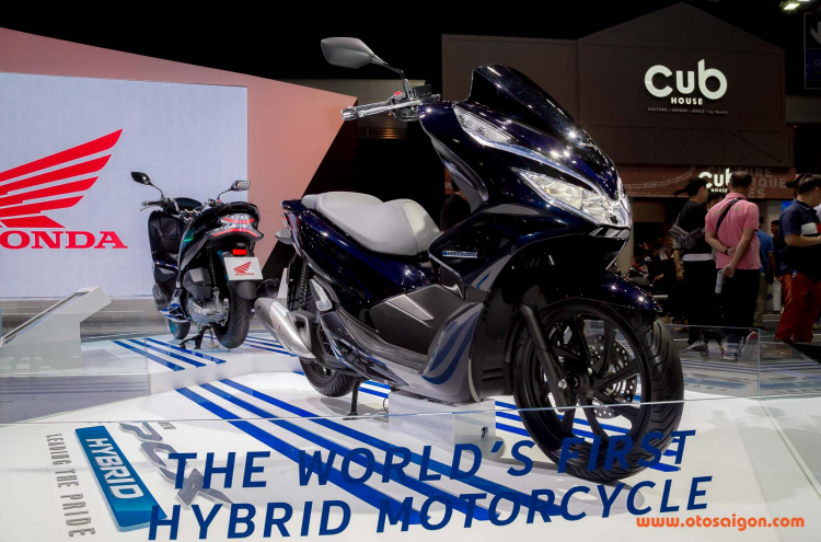 [BIMS 2018] Cận cảnh xe ga hybrid đầu tiên trên thế giới - Honda PCX Hybrid