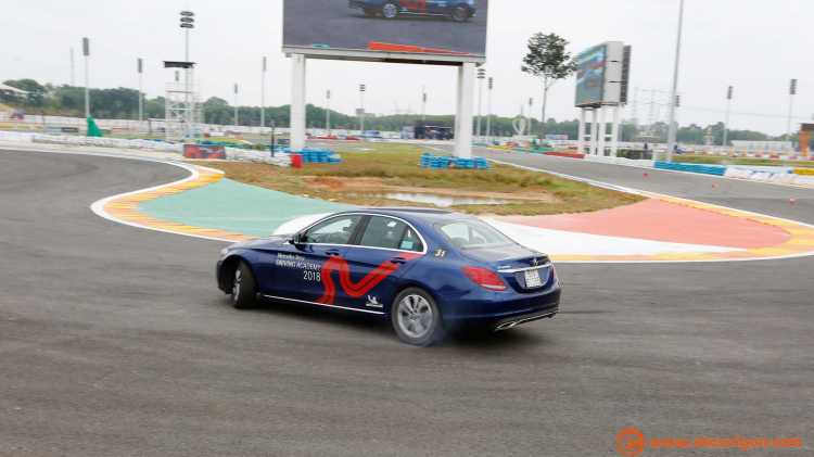 [Video] Tổng quan về Mercedes-Benz Driving Academy 2018 đang diễn ra ở trường đua Đại Nam