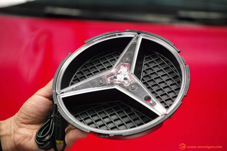 [Clip] Trên tay "Tô Cơm" Mercedes-Benz, logo có đèn phát sáng; giá 2,7 triệu