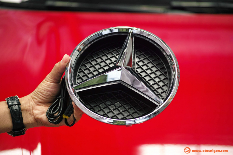 [Clip] Trên tay "Tô Cơm" Mercedes-Benz, logo có đèn phát sáng; giá 2,7 triệu