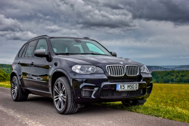 Ghế da BMW X5 bị sờn, bạc màu có sửa được không các bác?