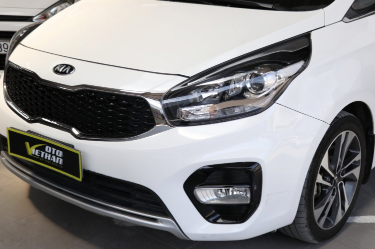 Kia Rondo 2.0AT 2017, trắng, bản tiêu chuẩn, 34.000km