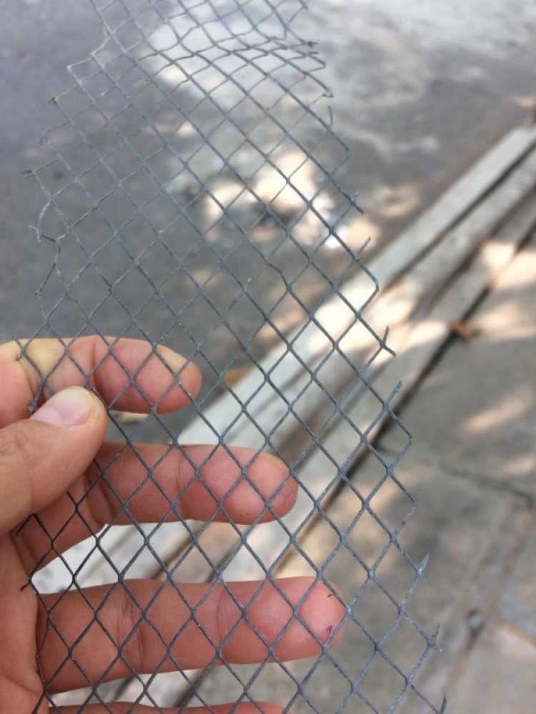 Nhà mới xây bị nứt nhiều và thấm dột Nhà mới xây bị nứt nhiều và thấm dột
