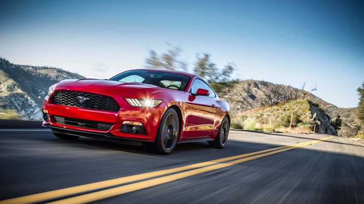 Ford Mustang là mẫu xe thể thao bán chạy hàng đầu thế giới trong năm 2017