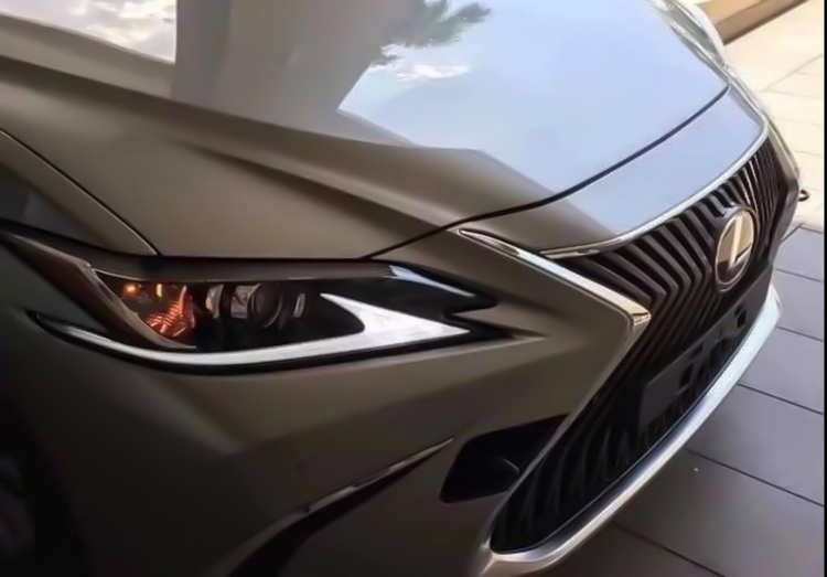 Lexus tung video ''nhá hàng'' ES 2019 trước ngày ra mắt