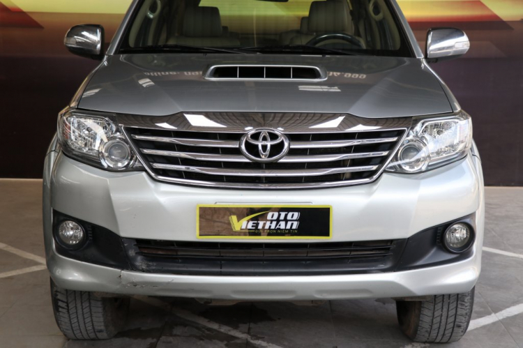 Bán TOYOTA FORTUNER G 2.5MT 2014, màu bạc, máy dầu, giá còn thương lượng