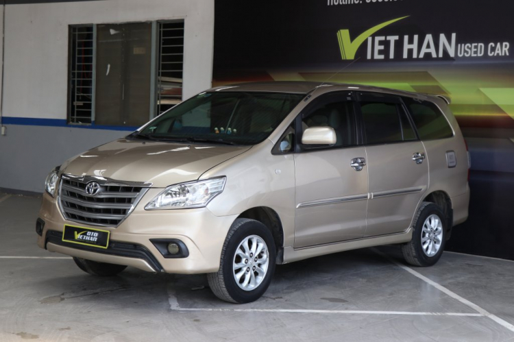 Bán TOYOTA INNOVA E 2.0MT 2014, nâu vàng, 69.000km