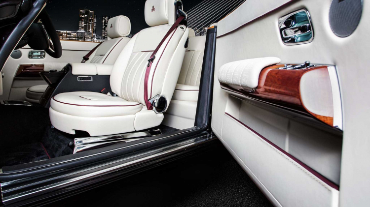 Hãng độ Vilner độ lại nội thất cho Rolls-Royce Phantom Drophead Coupe