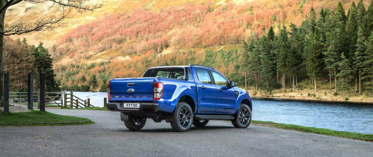 Ford Ranger Wildtrak X: Khác biệt với màu sơn xanh Performance