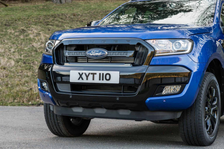 Ford Ranger Wildtrak X: Khác biệt với màu sơn xanh Performance